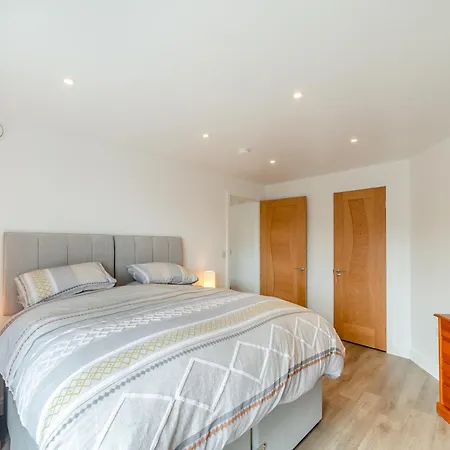 度假居 The Burrow