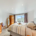 Holiday home The Burrow