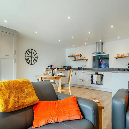 Holiday home The Burrow
